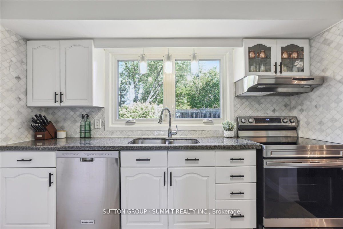 545 PARKSIDE Crescent