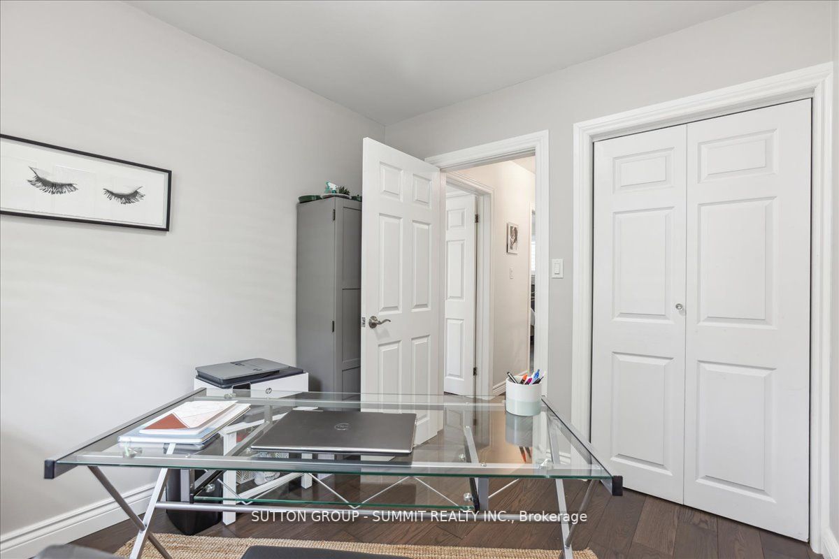 545 PARKSIDE Crescent