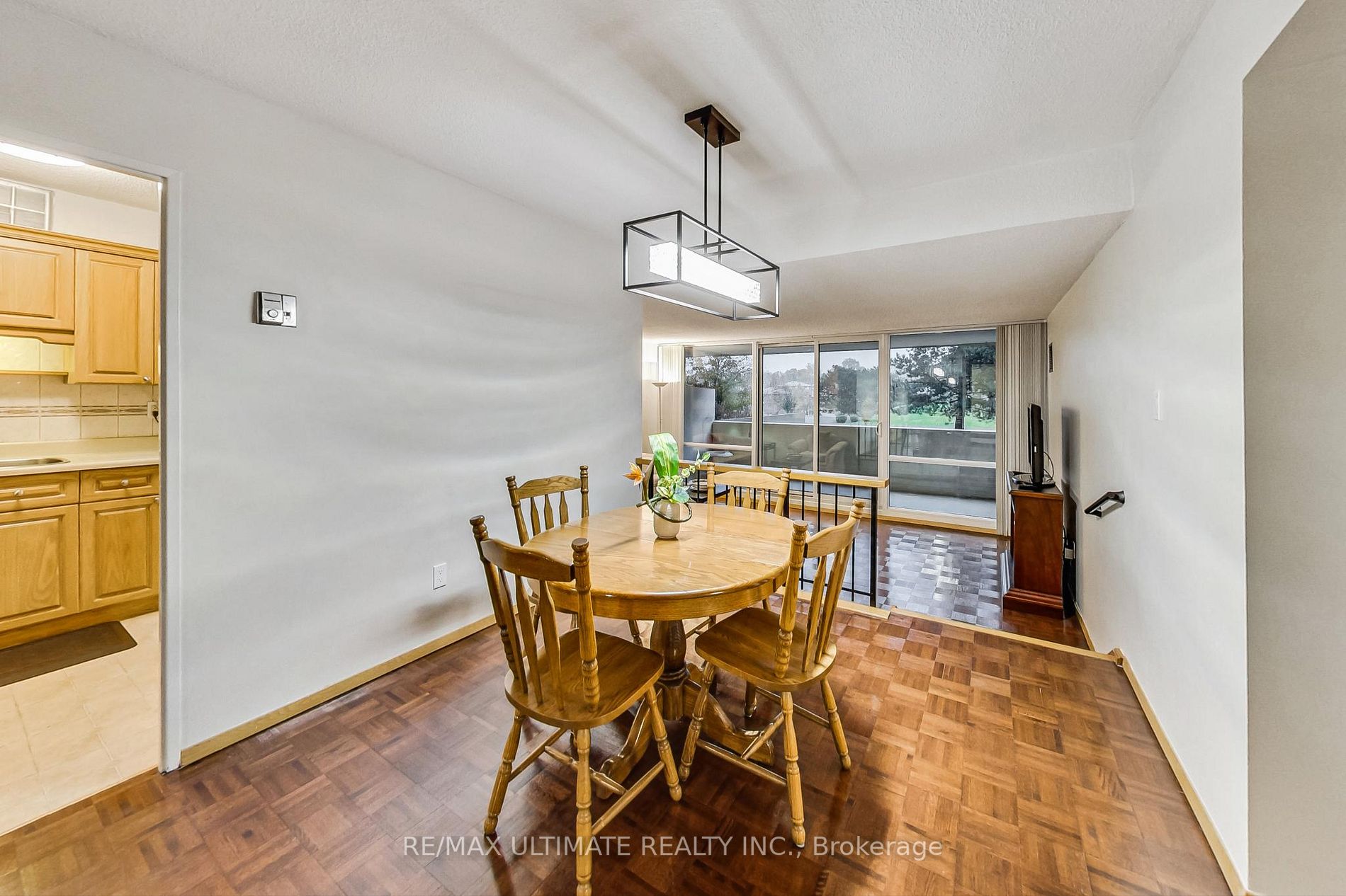 260 Scarlett Rd, #208