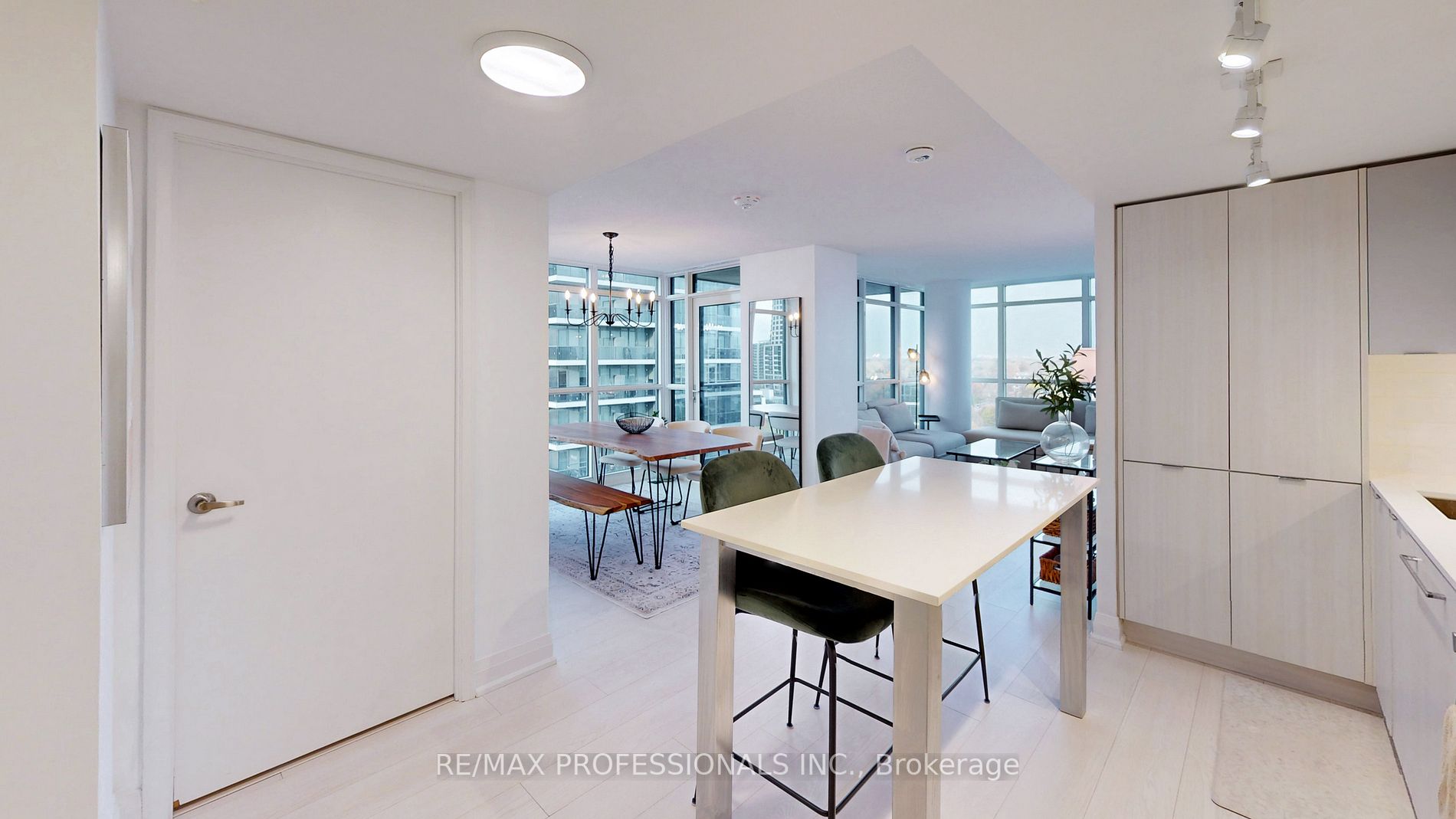 30 Gibbs Rd, #1105