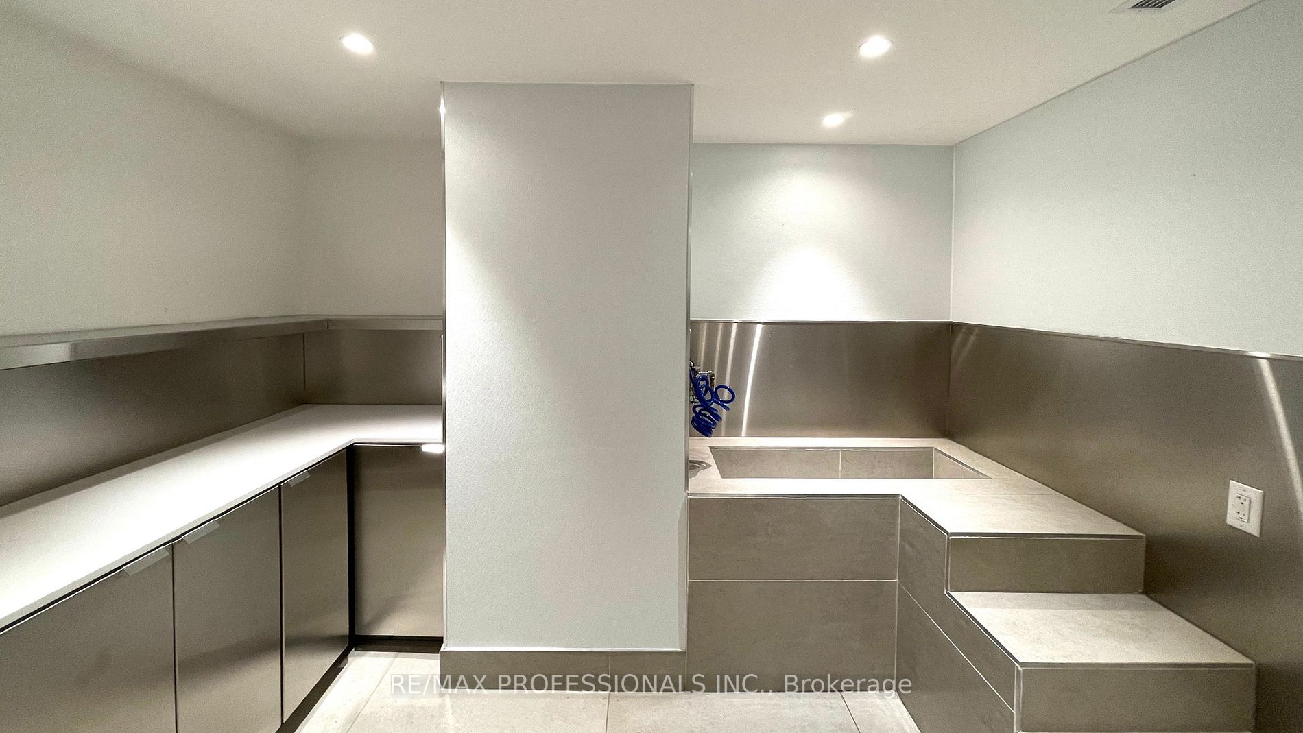 30 Gibbs Rd, #1105