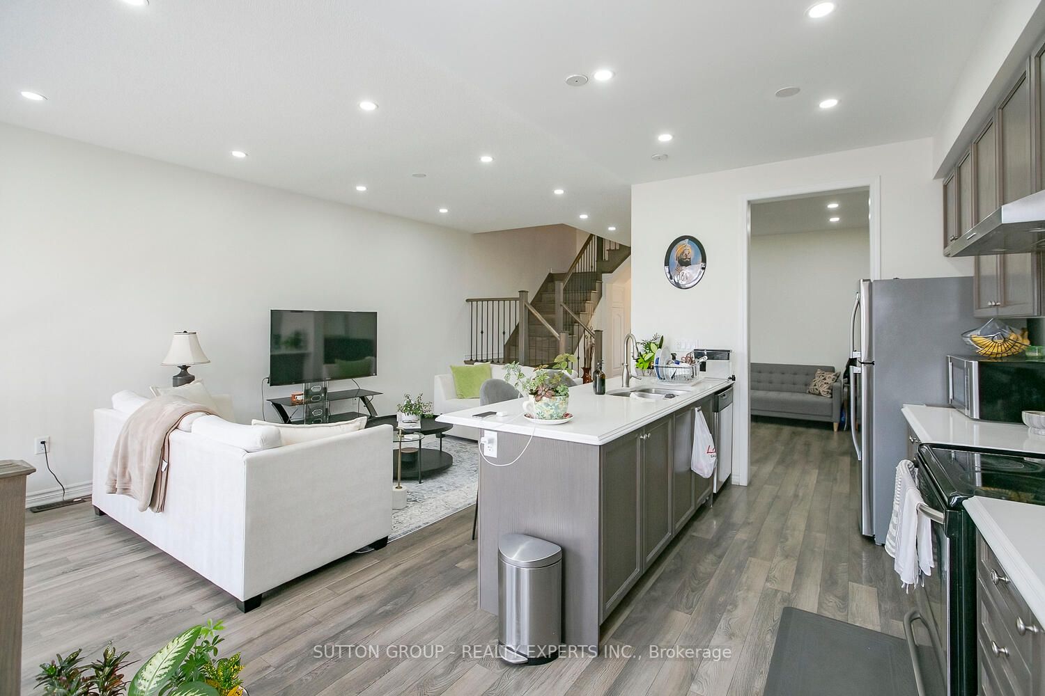 83 Maple Cider St
