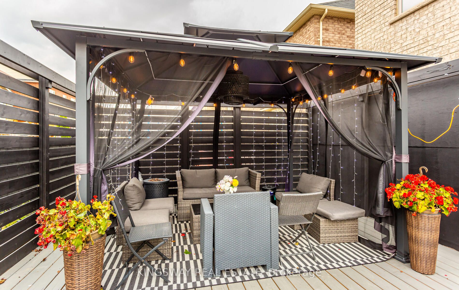 47 Lavallee Cres