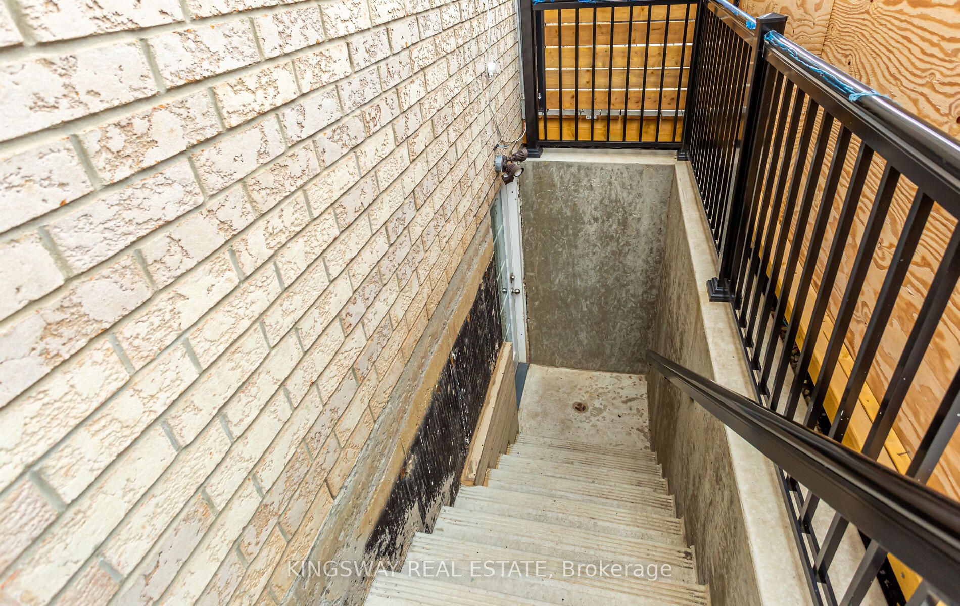 47 Lavallee Cres