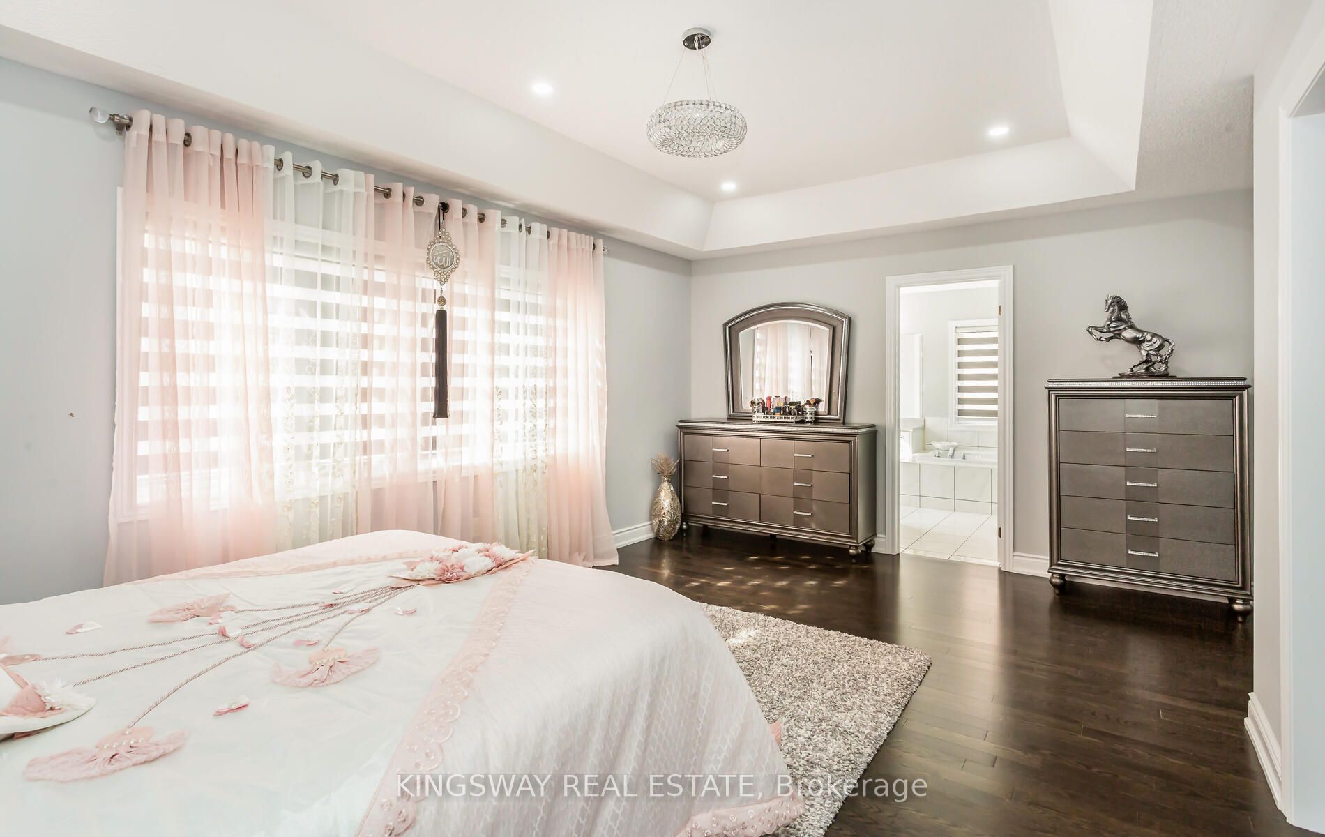 47 Lavallee Cres