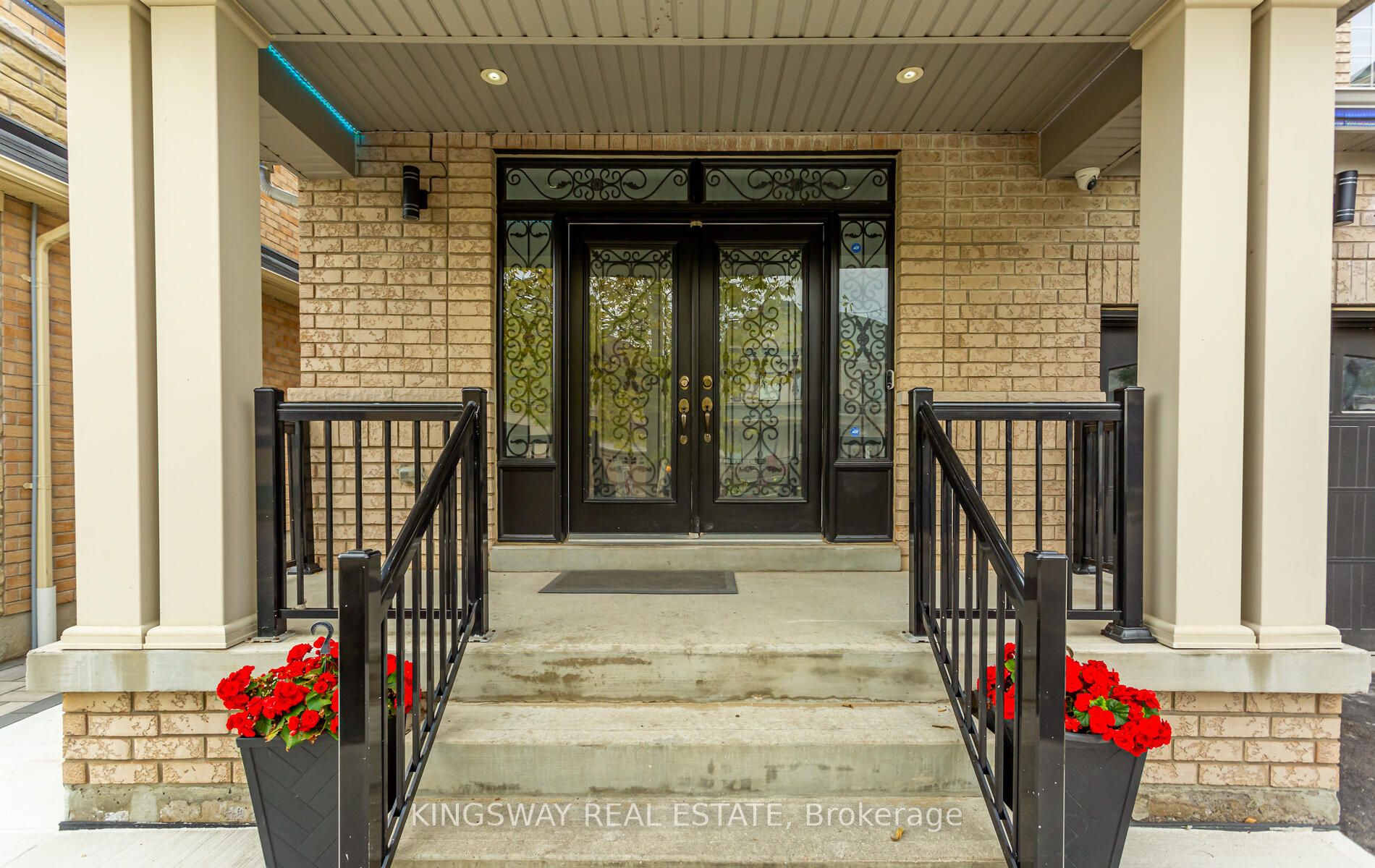 47 Lavallee Cres