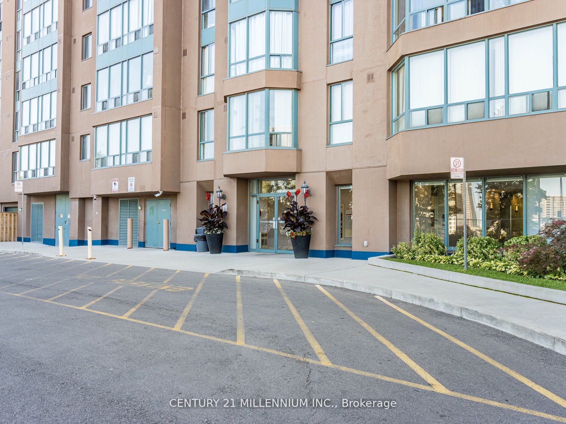 115 Hillcrest Ave, #415