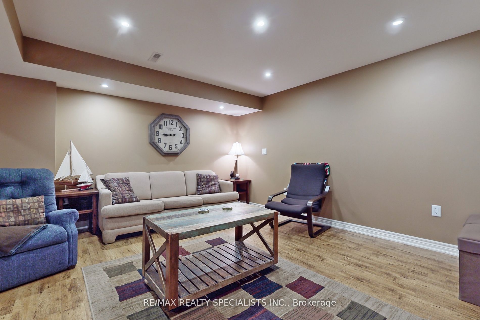 112 Amaranth Cres