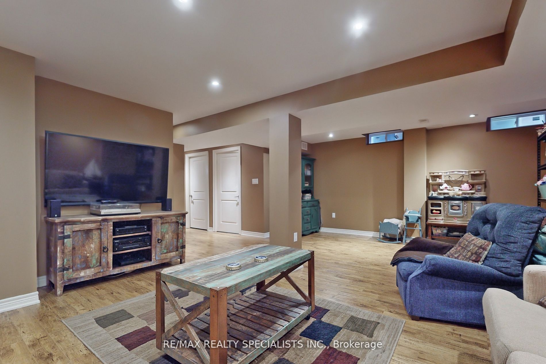 112 Amaranth Cres