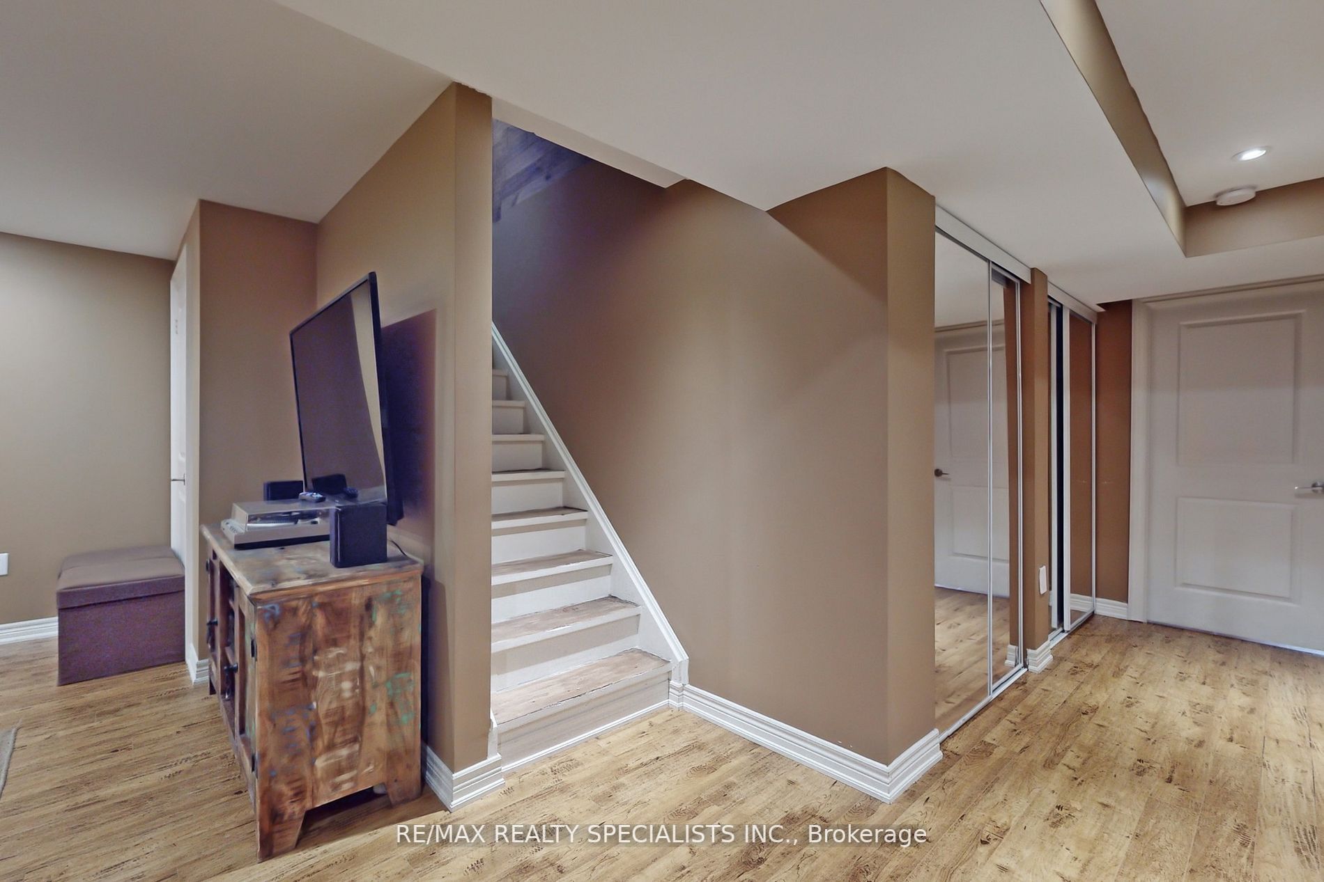 112 Amaranth Cres