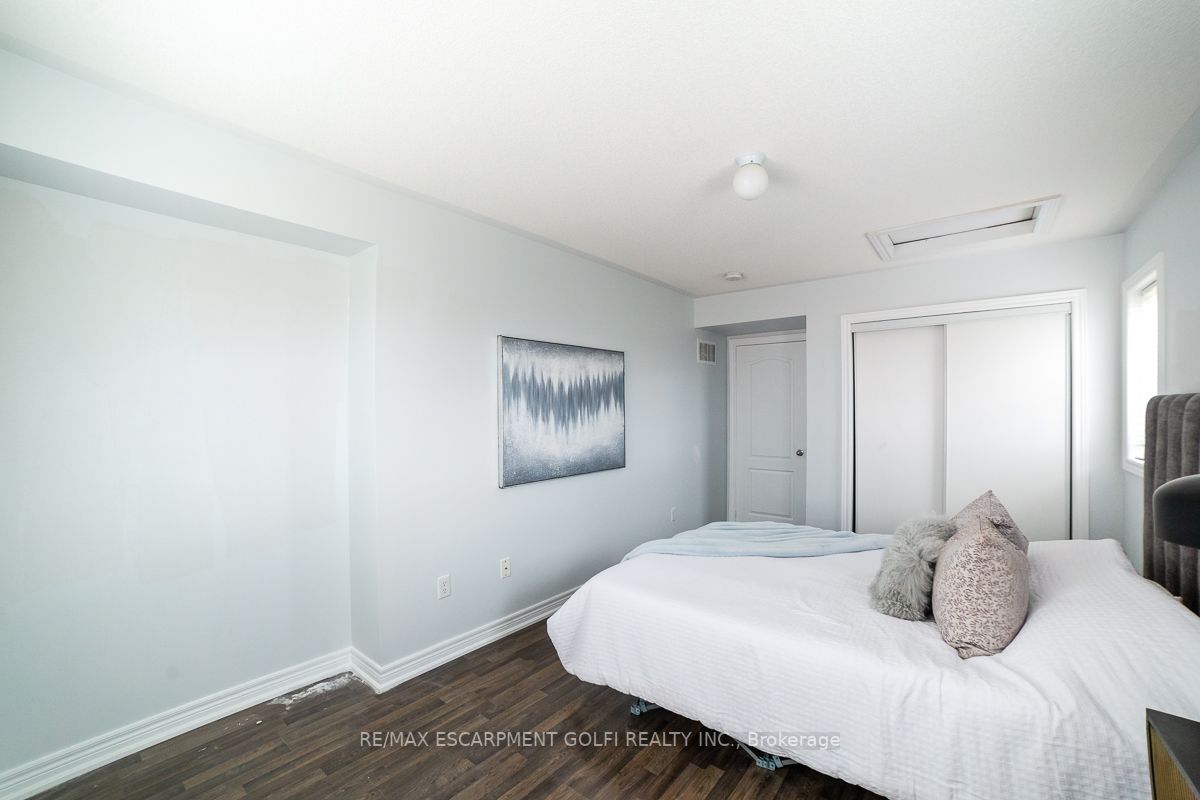 2480 Post Rd, #2