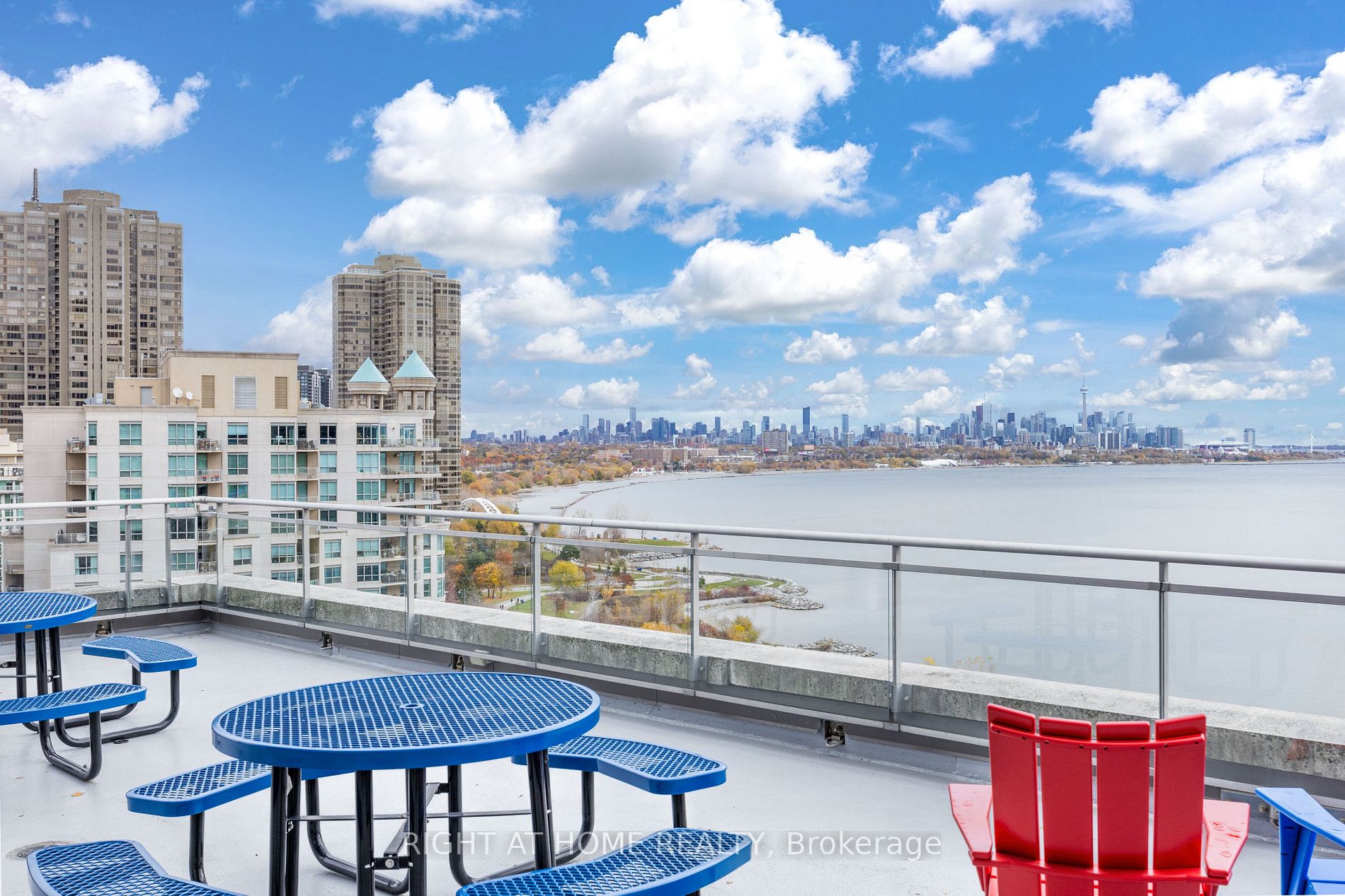 2119 Lake Shore Blvd W, #405