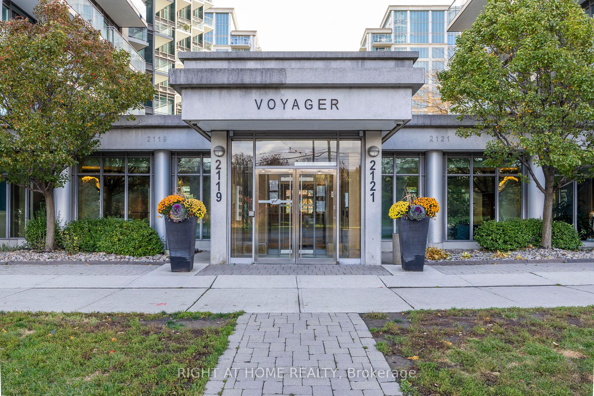 2119 Lake Shore Blvd W, #405