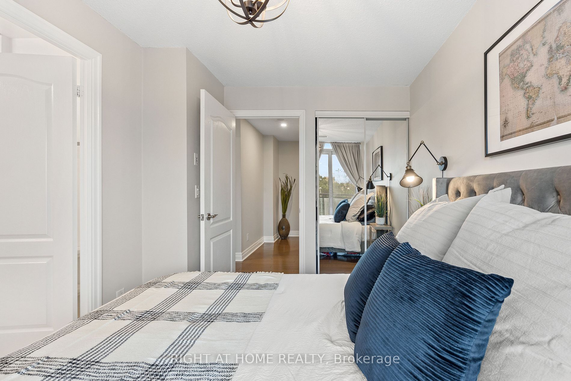 2119 Lake Shore Blvd W, #405