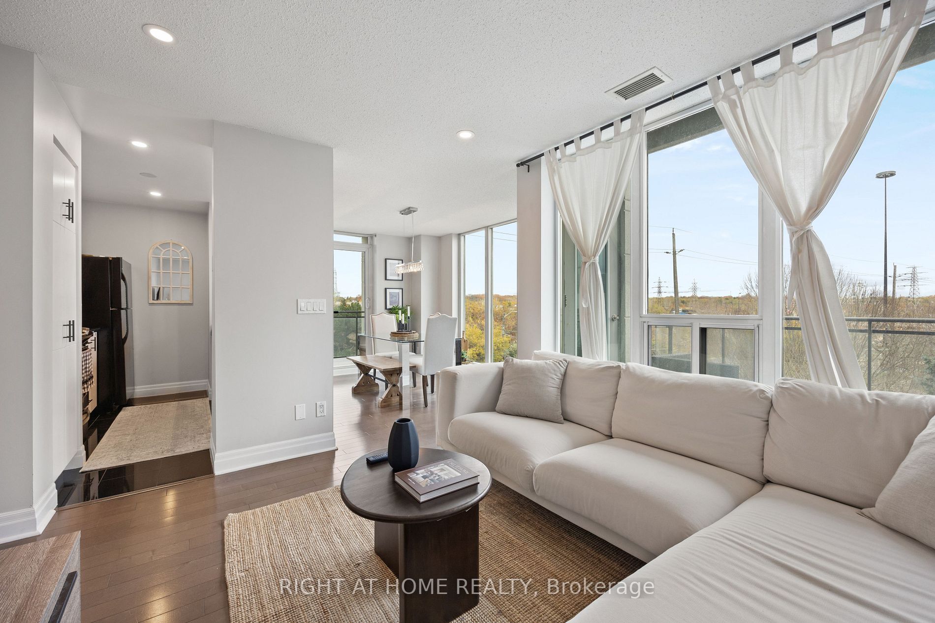 2119 Lake Shore Blvd W, #405