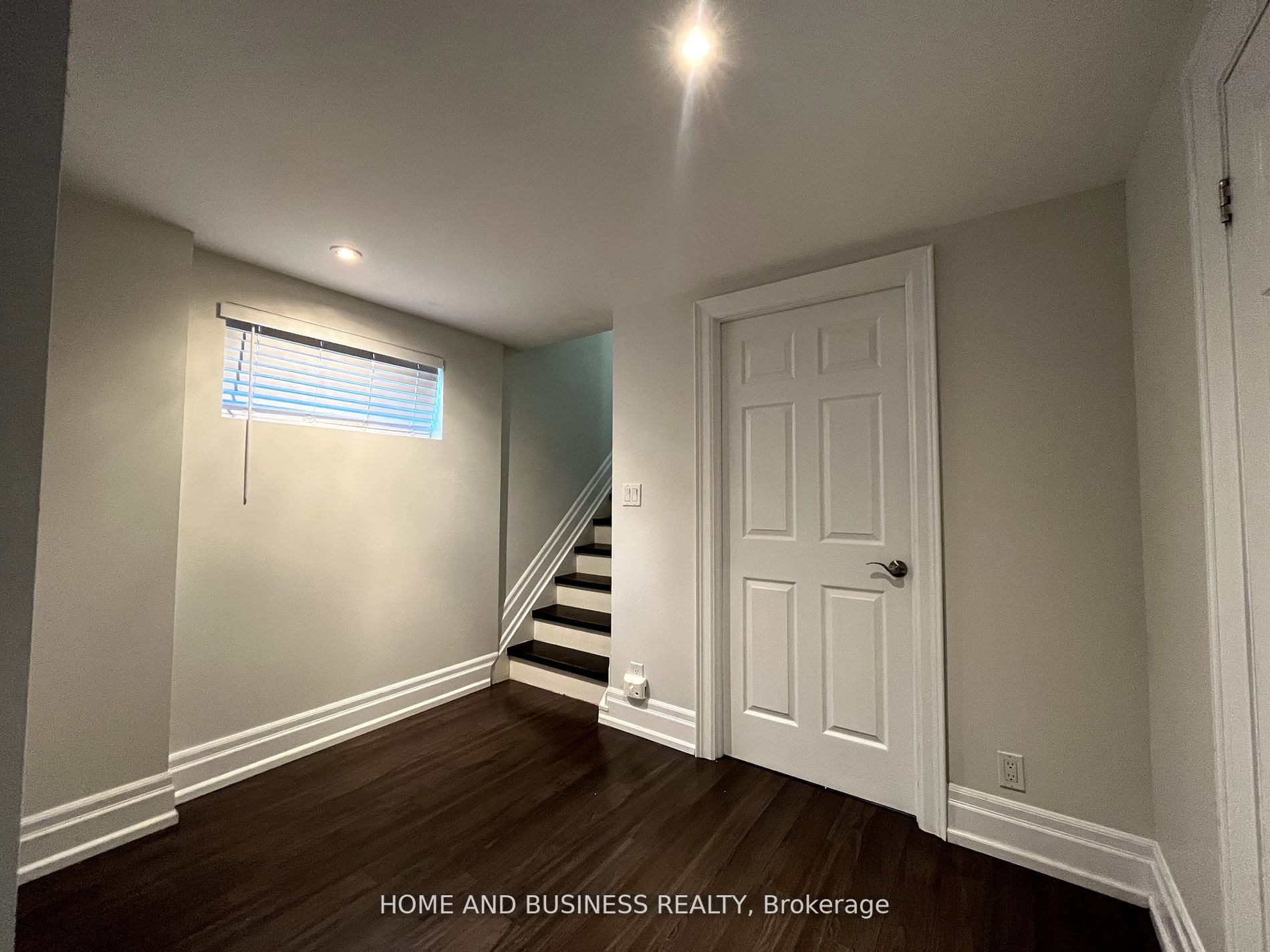 376 Ashbury Rd