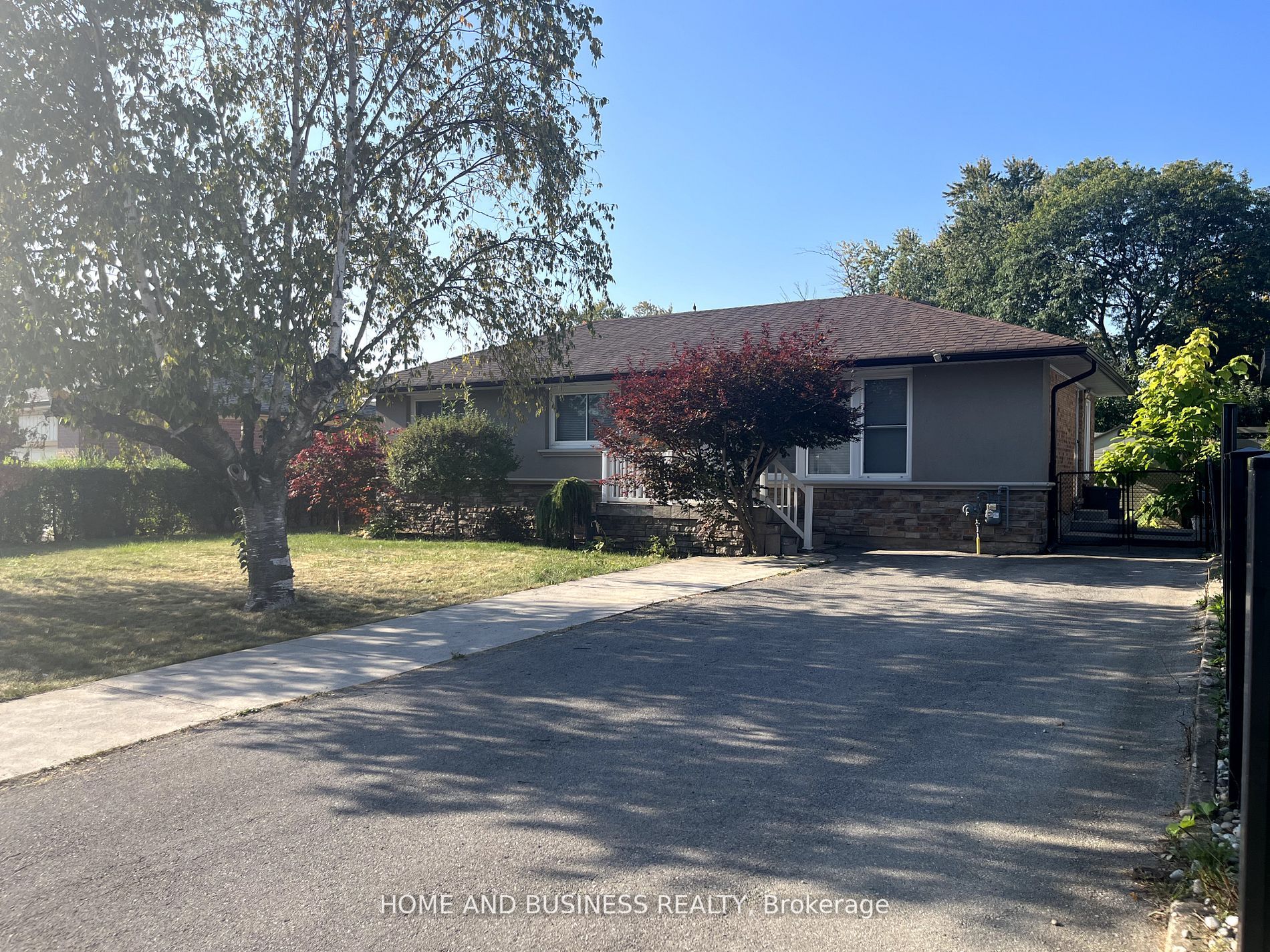 376 Ashbury Rd