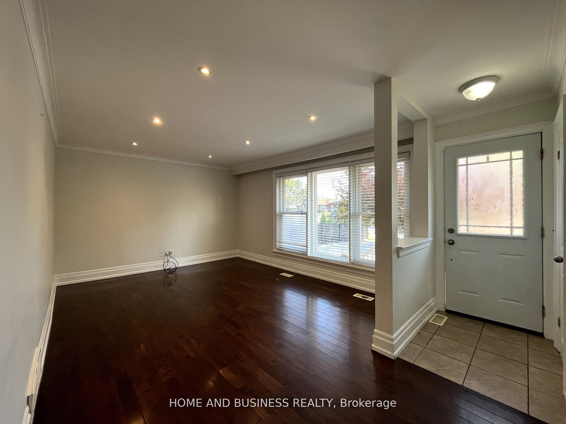 376 Ashbury Rd