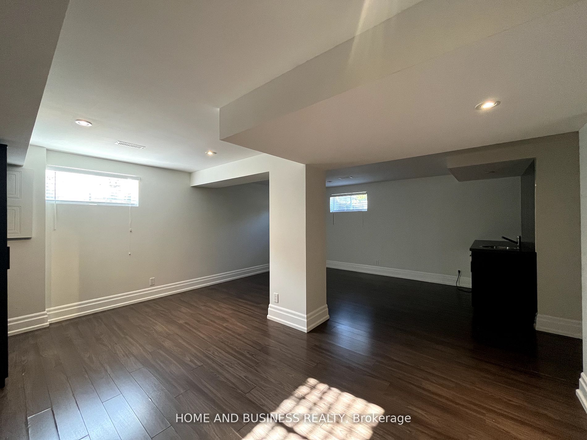 376 Ashbury Rd