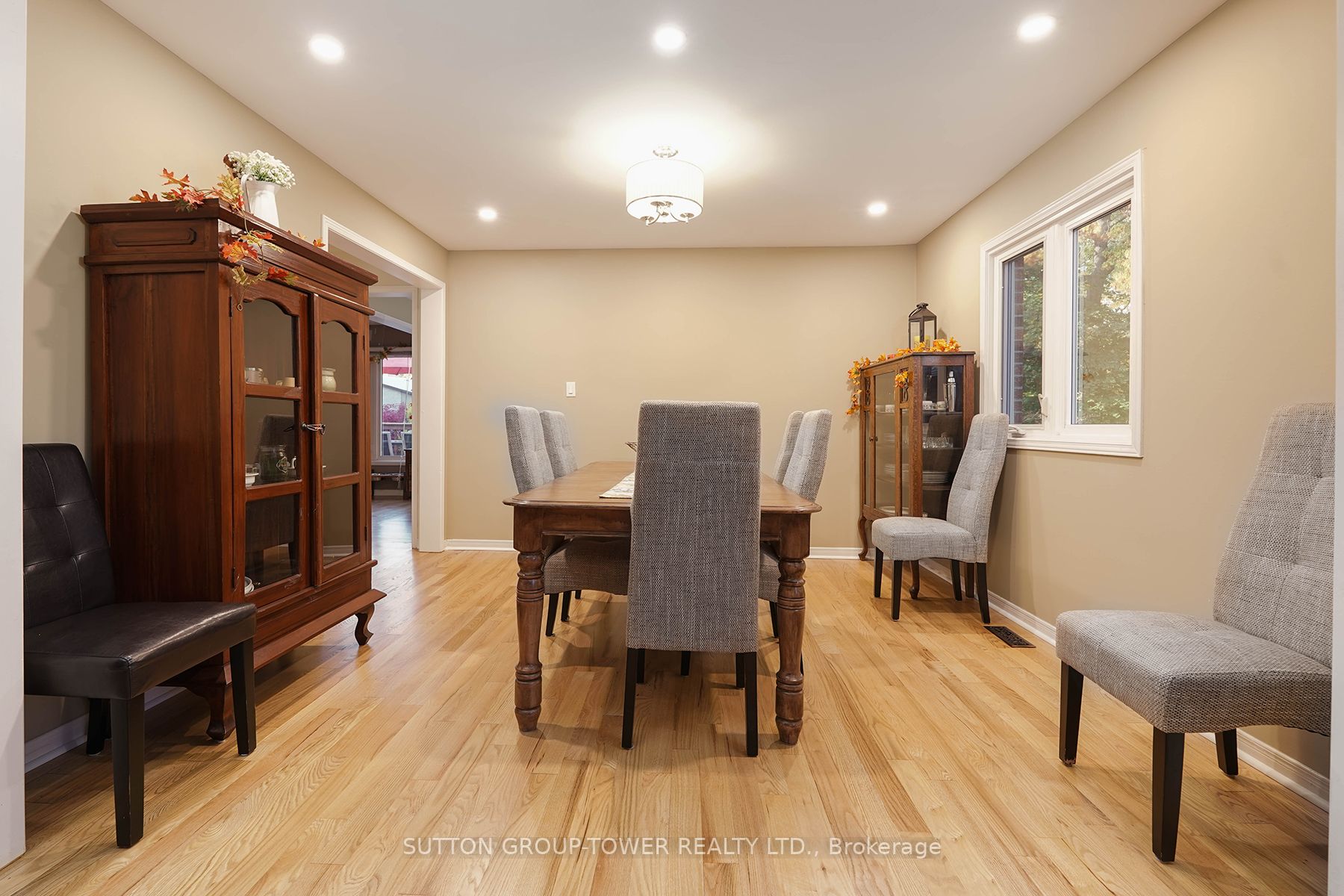 3920 Selkirk Pl