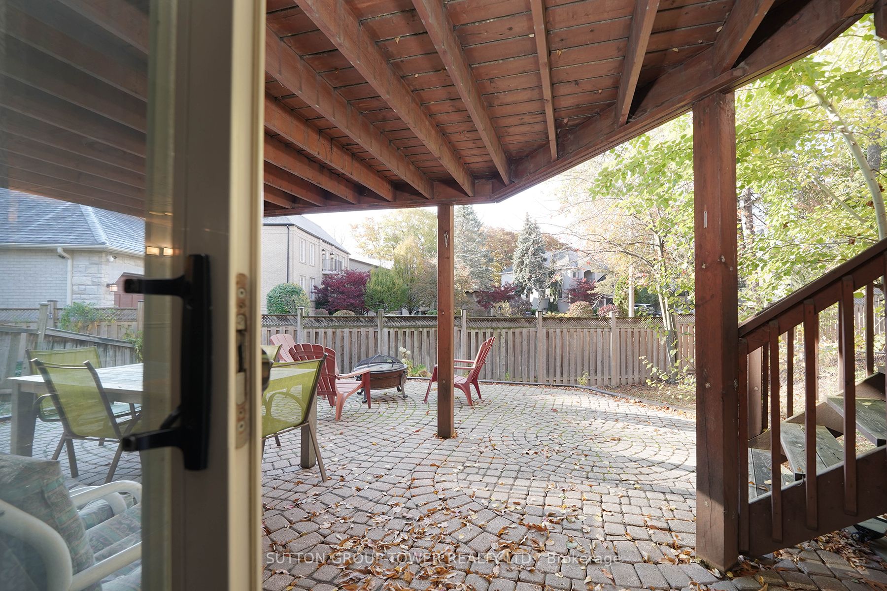 3920 Selkirk Pl