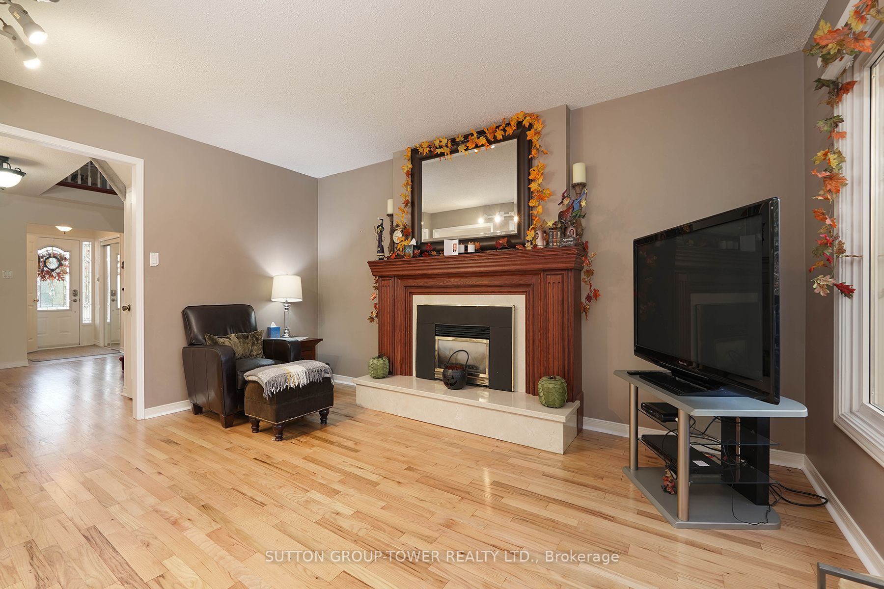 3920 Selkirk Pl