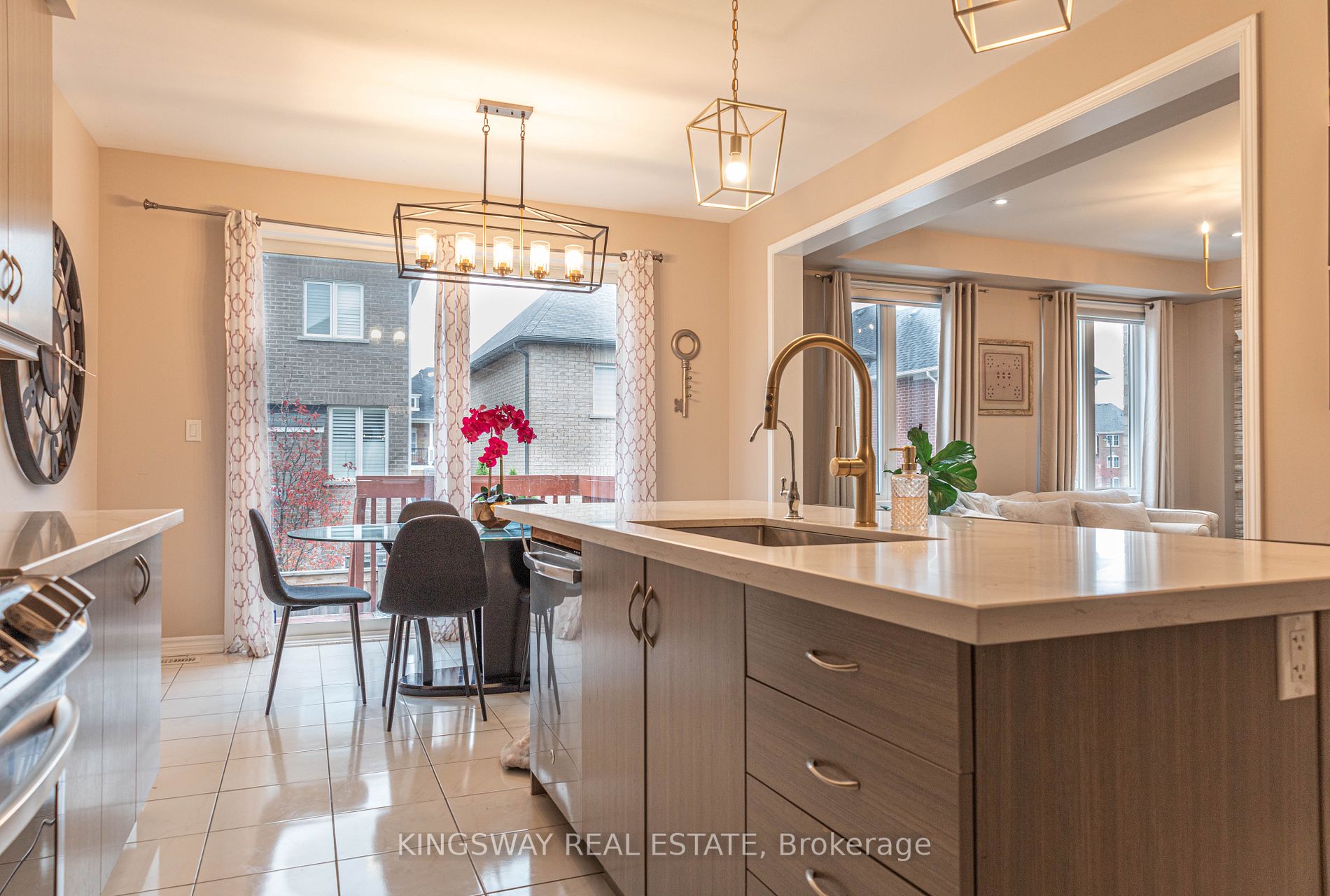 333 Trudeau Dr