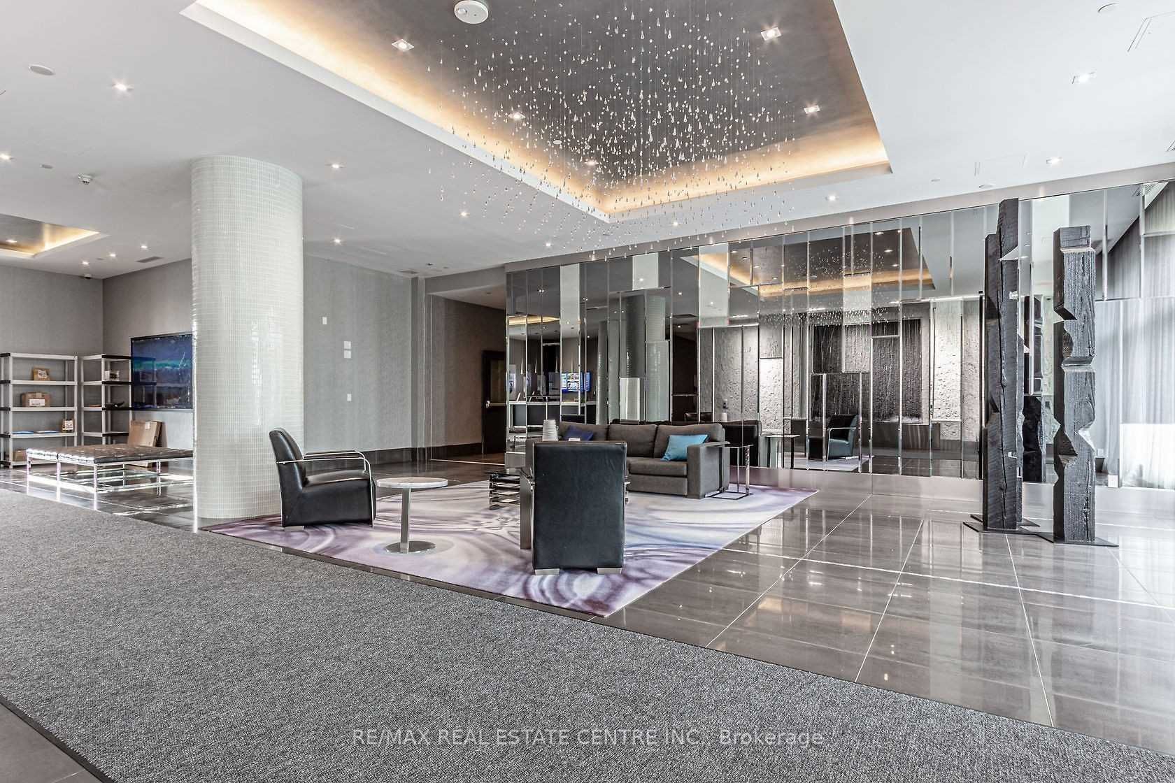 55 Speers Rd, #611