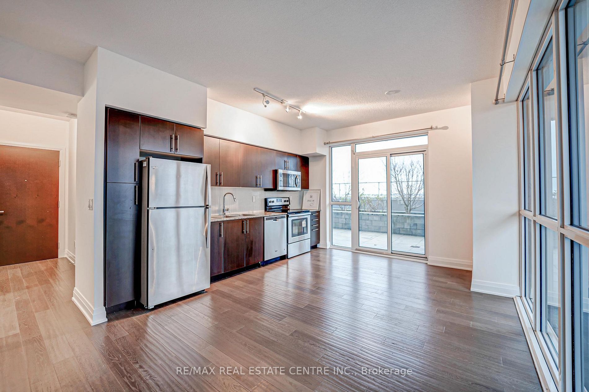 55 Speers Rd, #611