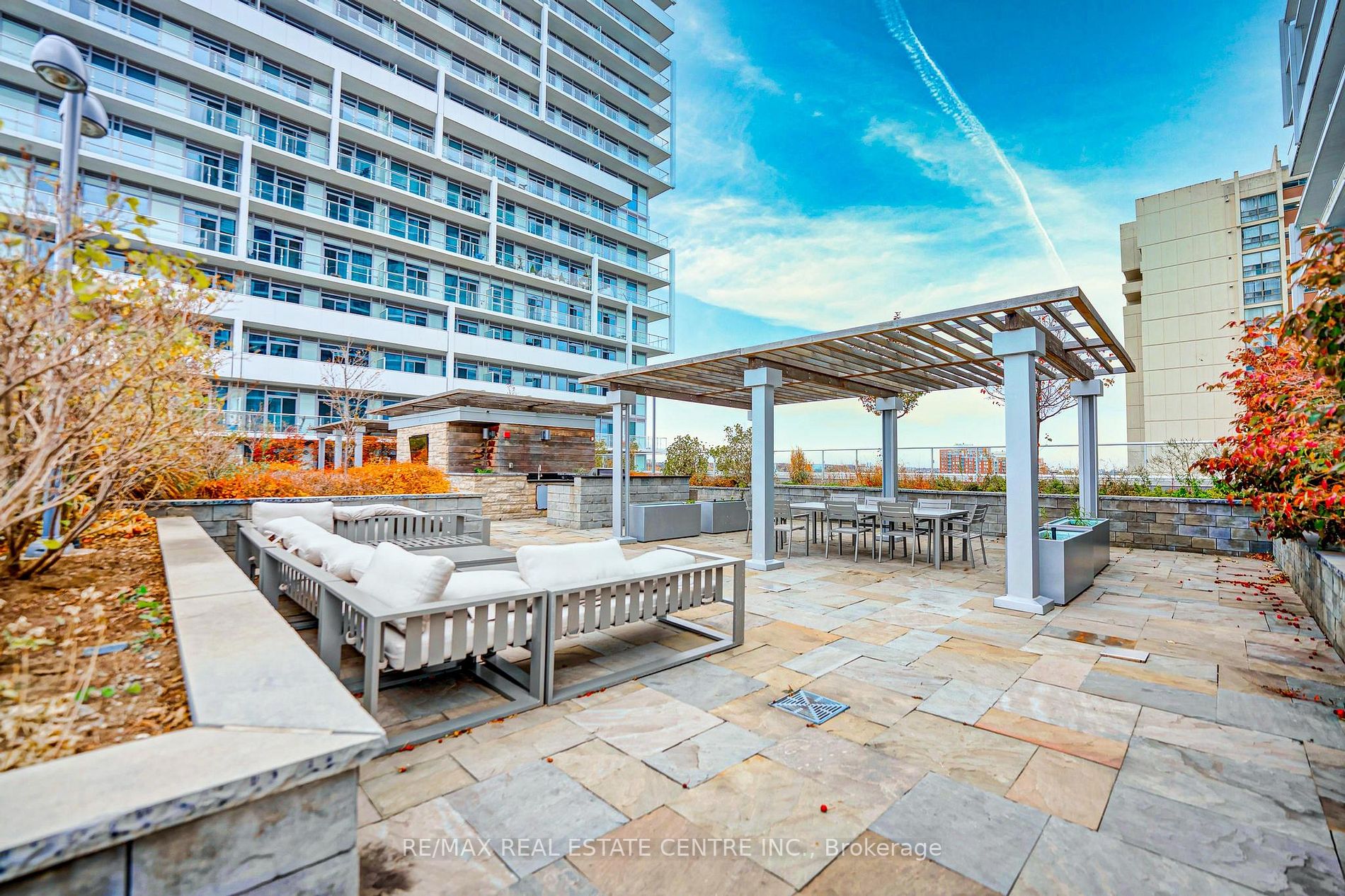 55 Speers Rd, #611