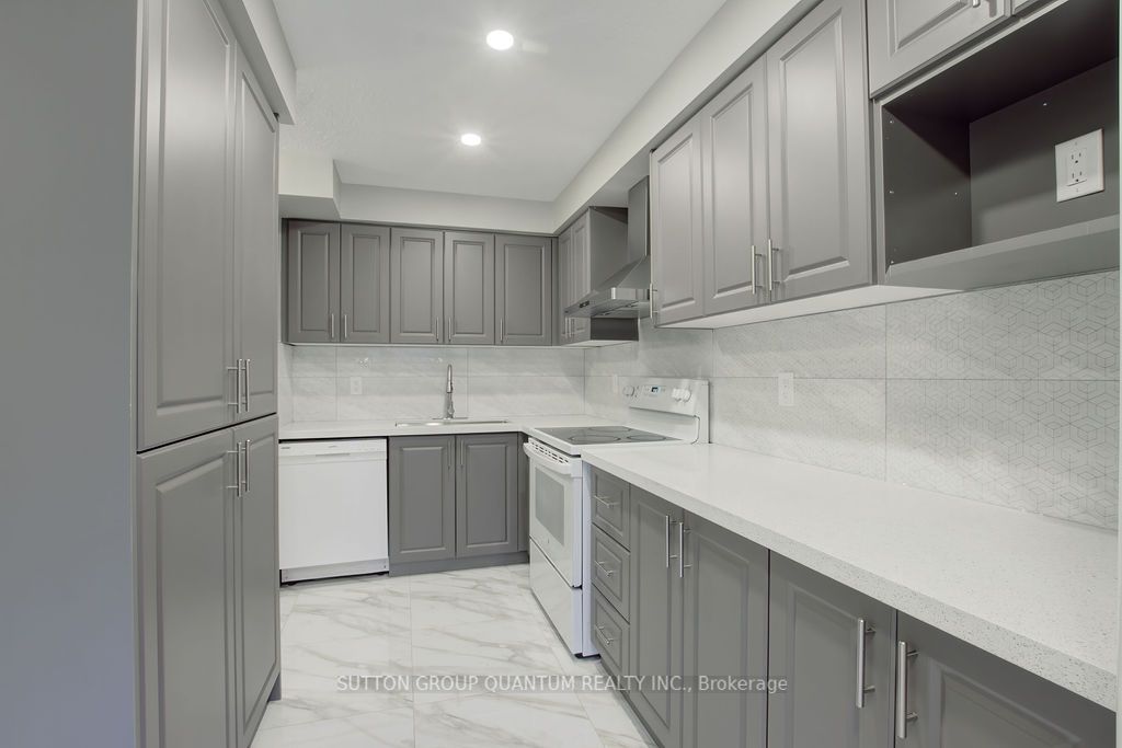 1015 Johnson's Lane, #10