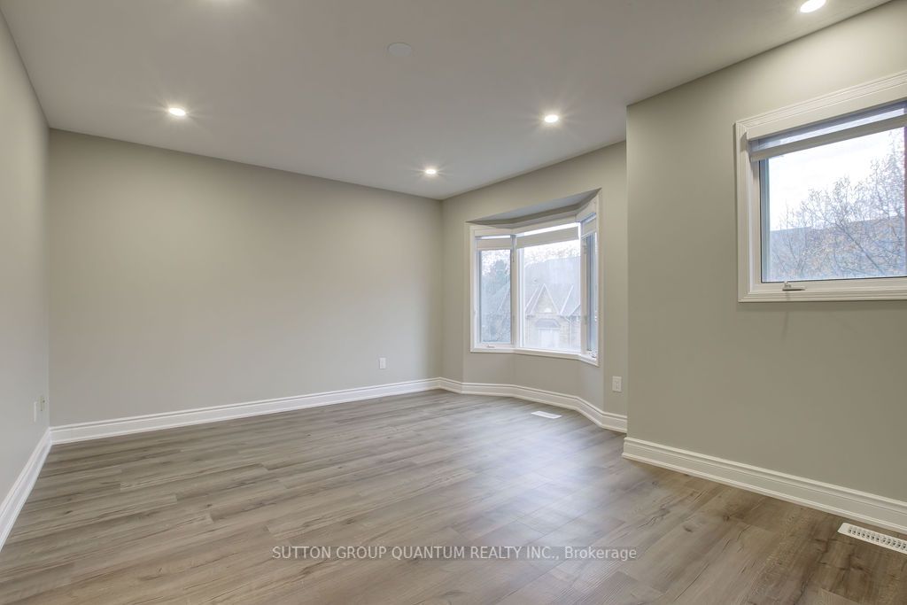 1015 Johnson's Lane, #10