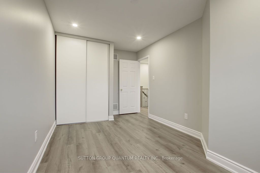 1015 Johnson's Lane, #10