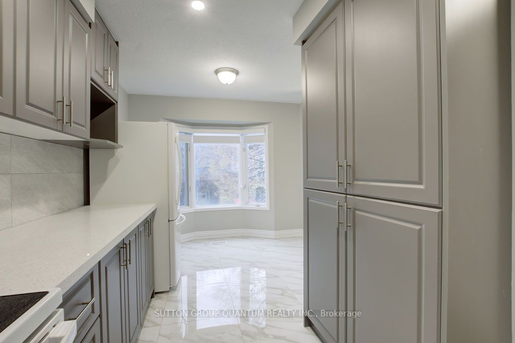 1015 Johnson's Lane, #10