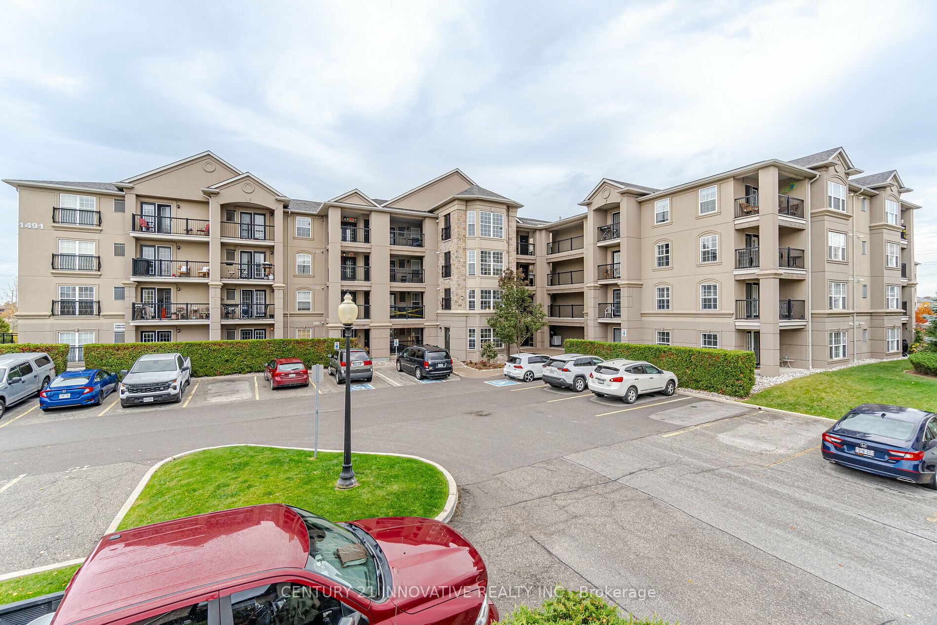 1491 Maple Ave, #111