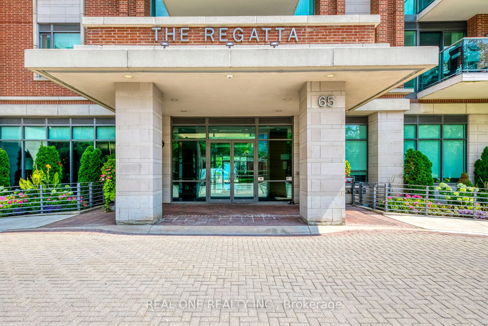 65 Port St E, #604