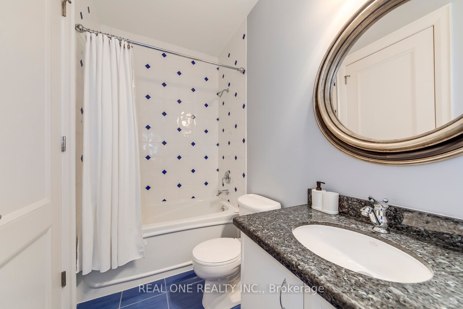 65 Port St E, #604