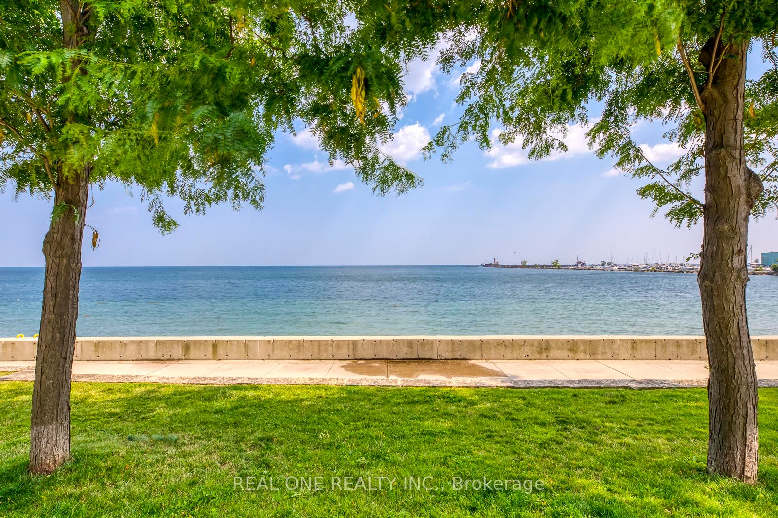 65 Port St E, #604