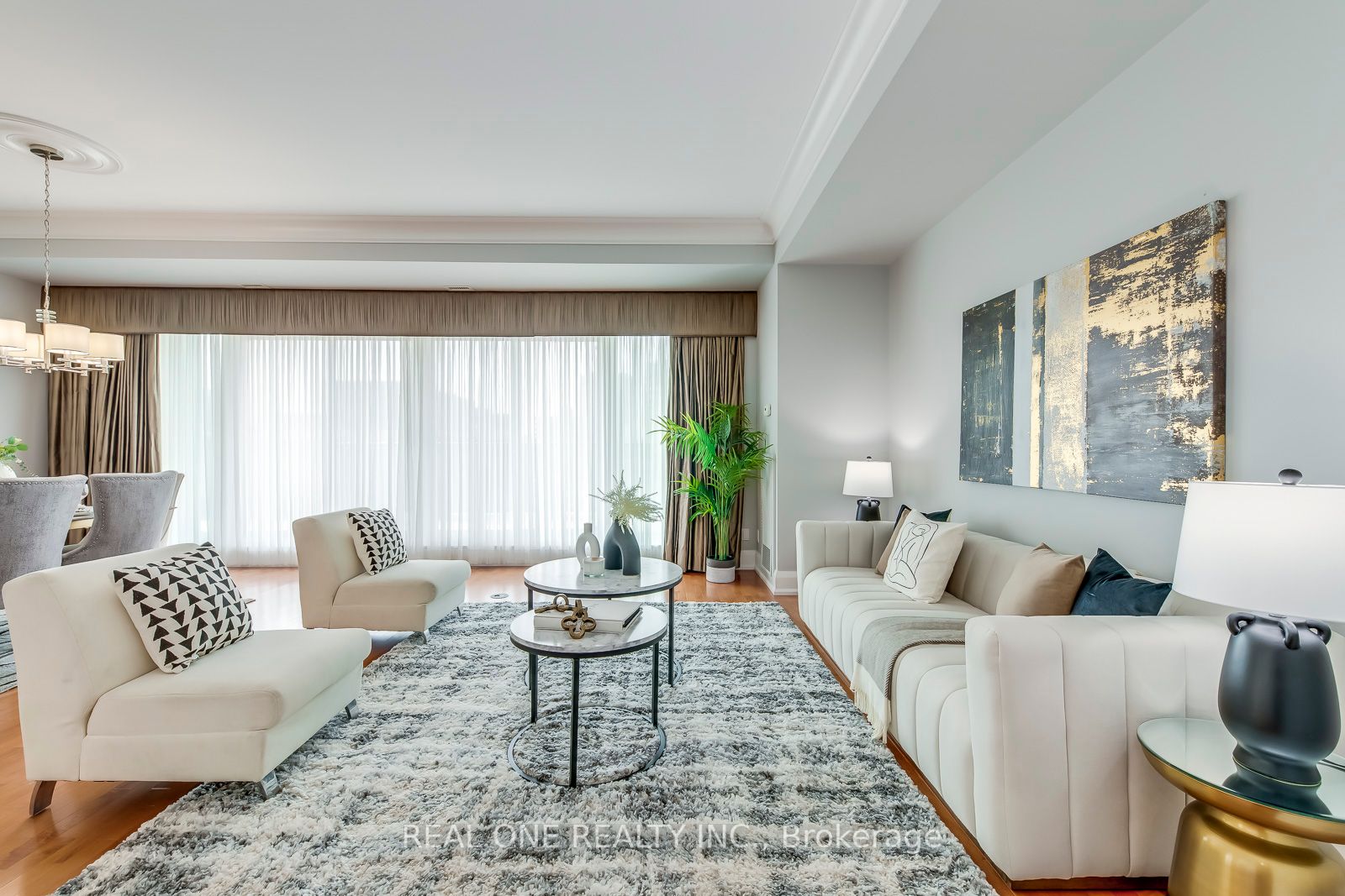 65 Port St E, #604