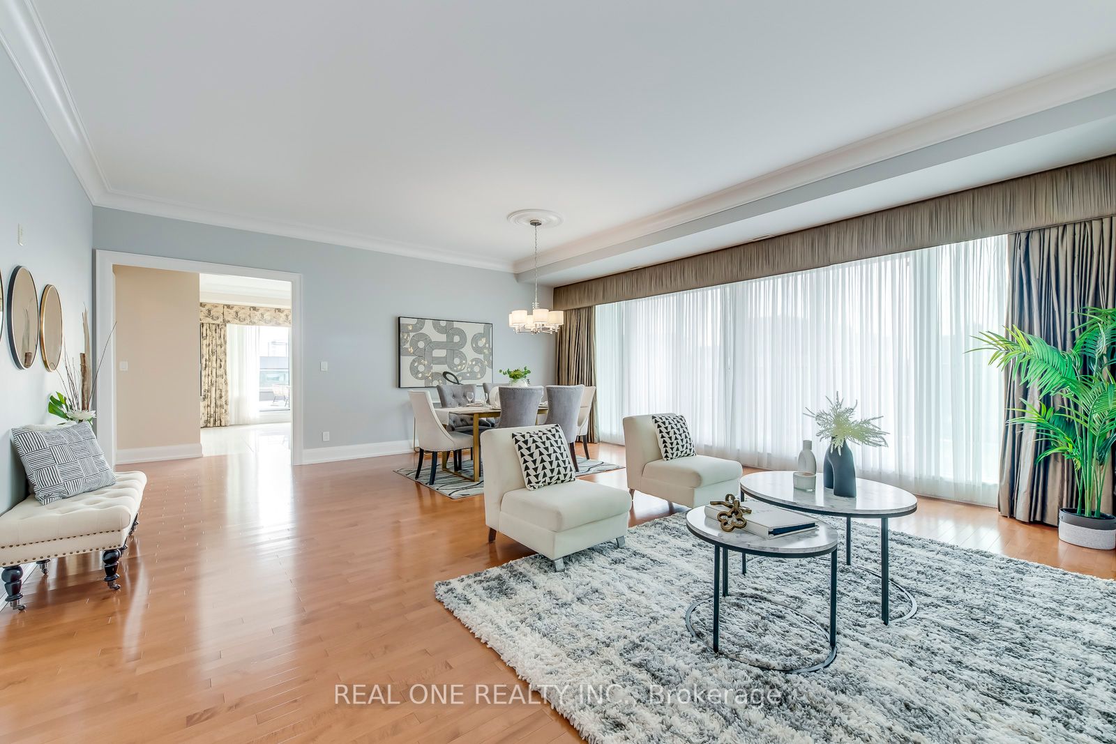 65 Port St E, #604
