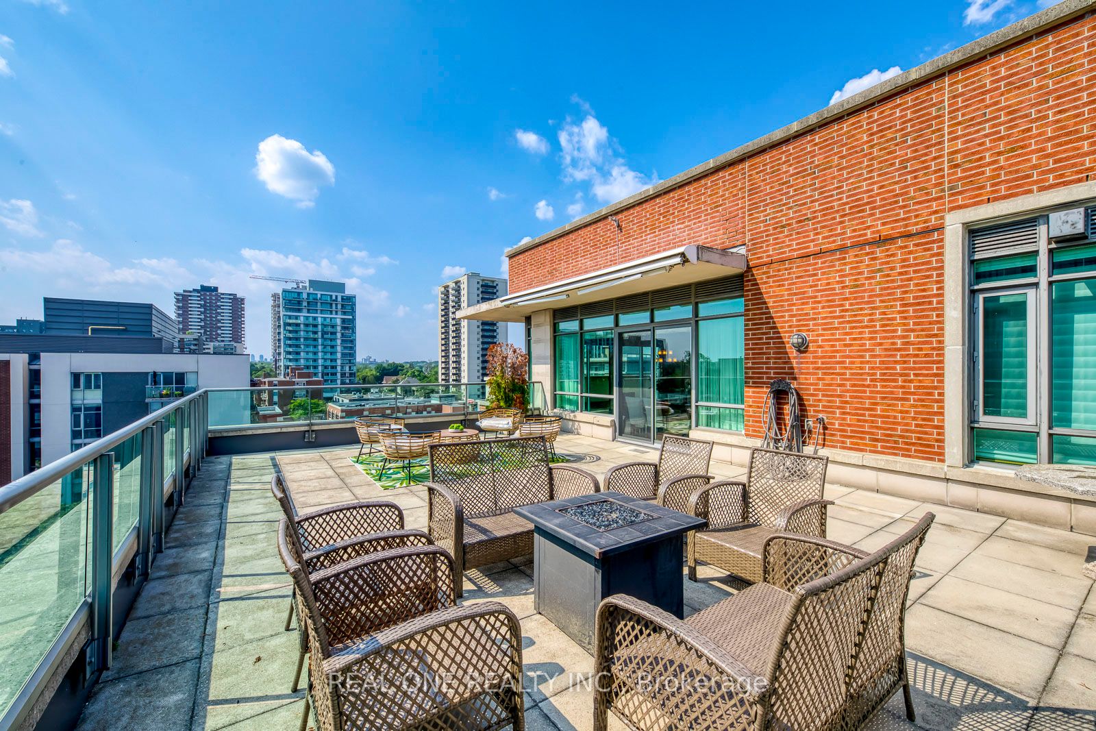 65 Port St E, #604