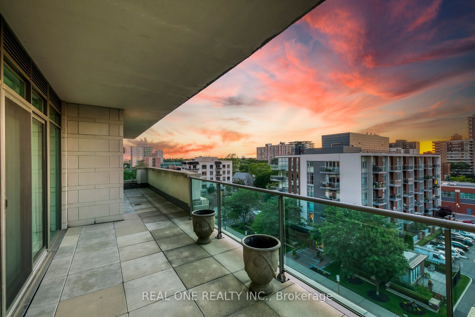 65 Port St E, #604