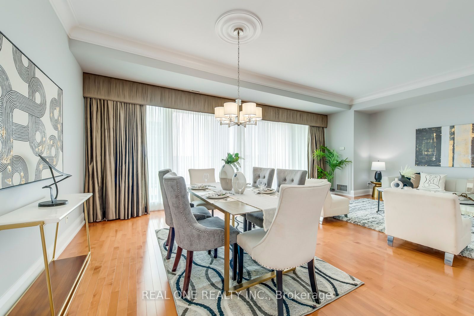 65 Port St E, #604