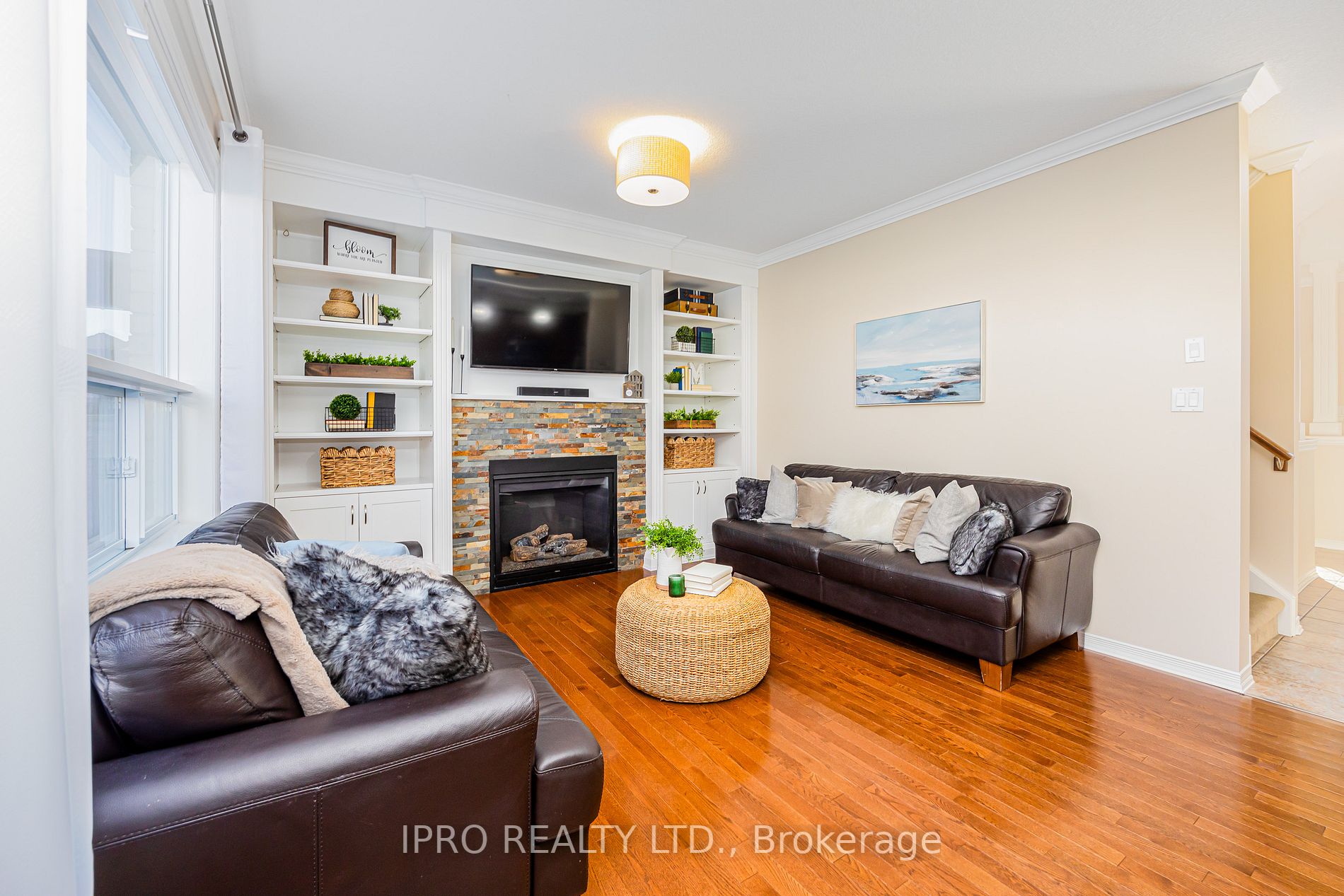 7 Aiken Cres