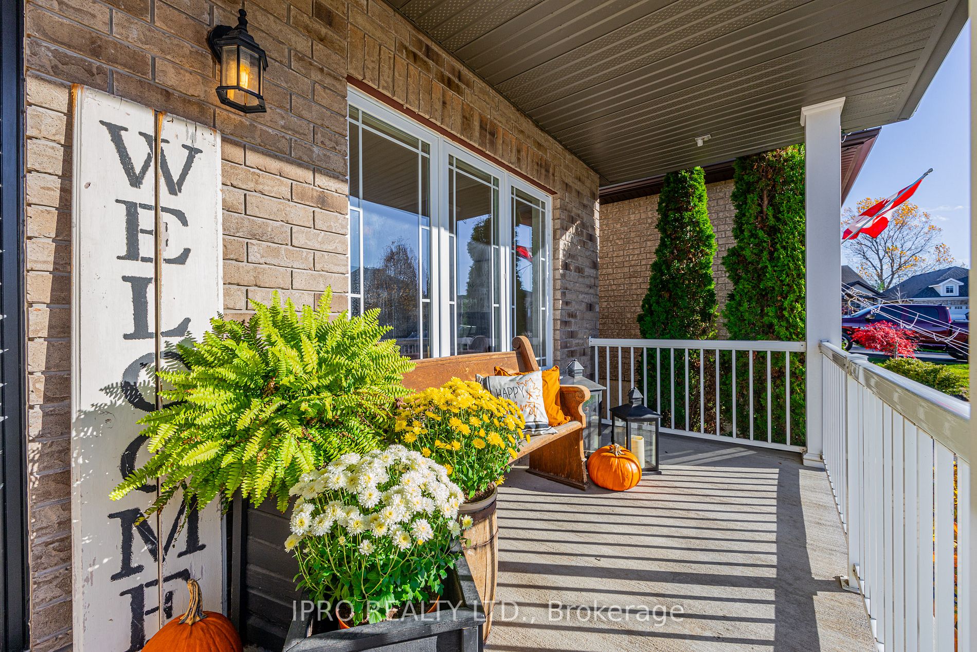 7 Aiken Cres