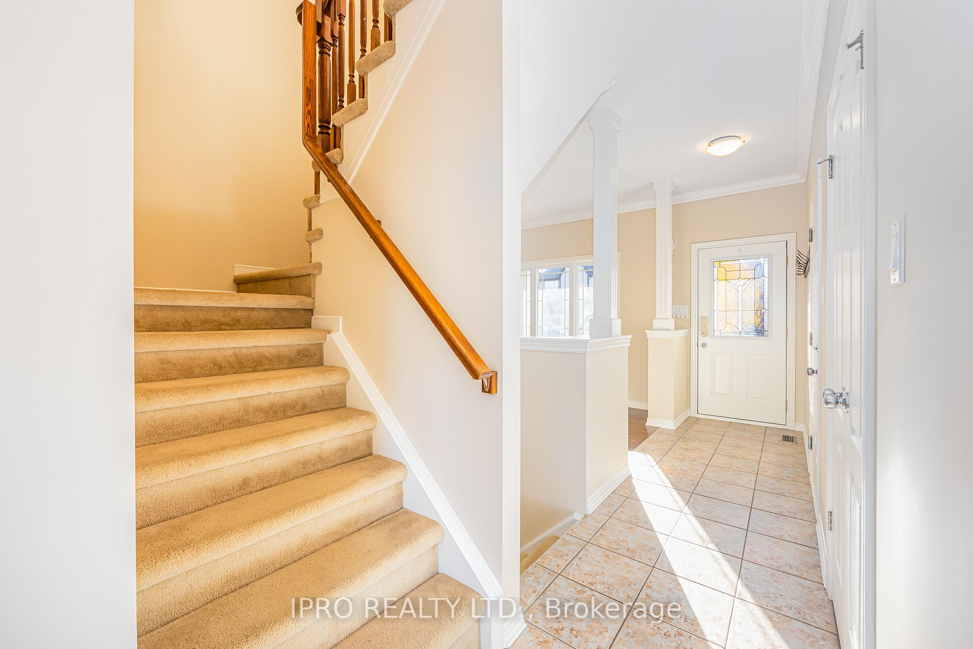 7 Aiken Cres