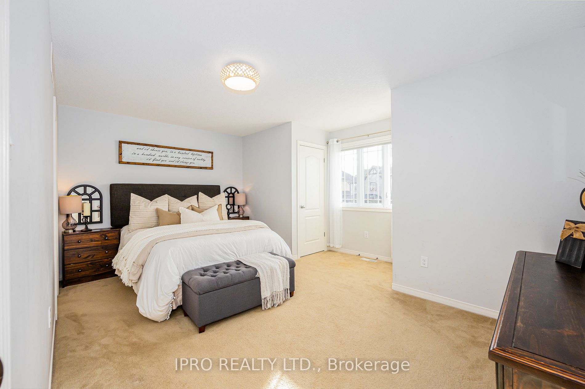 7 Aiken Cres
