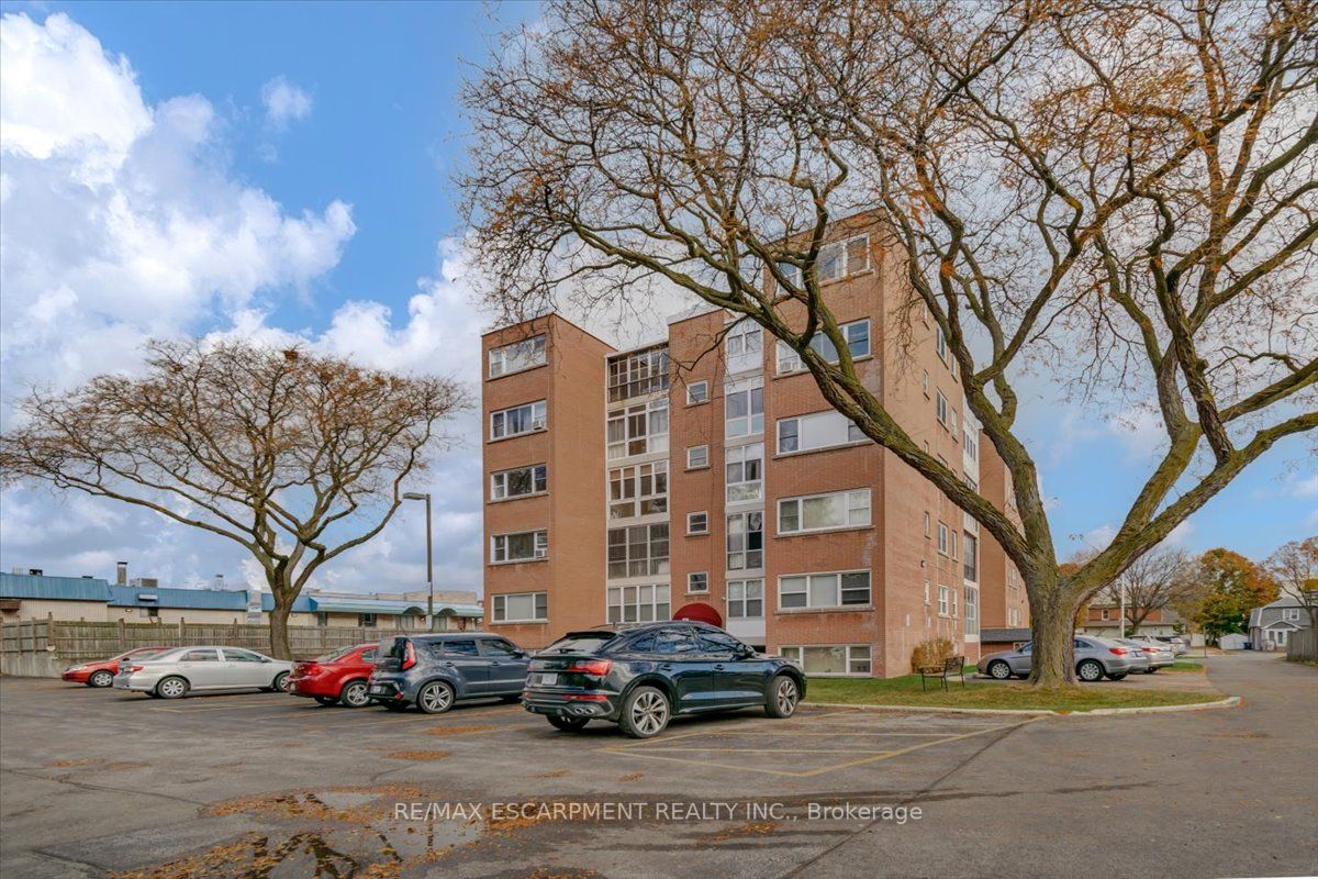 824 Brant St, #22