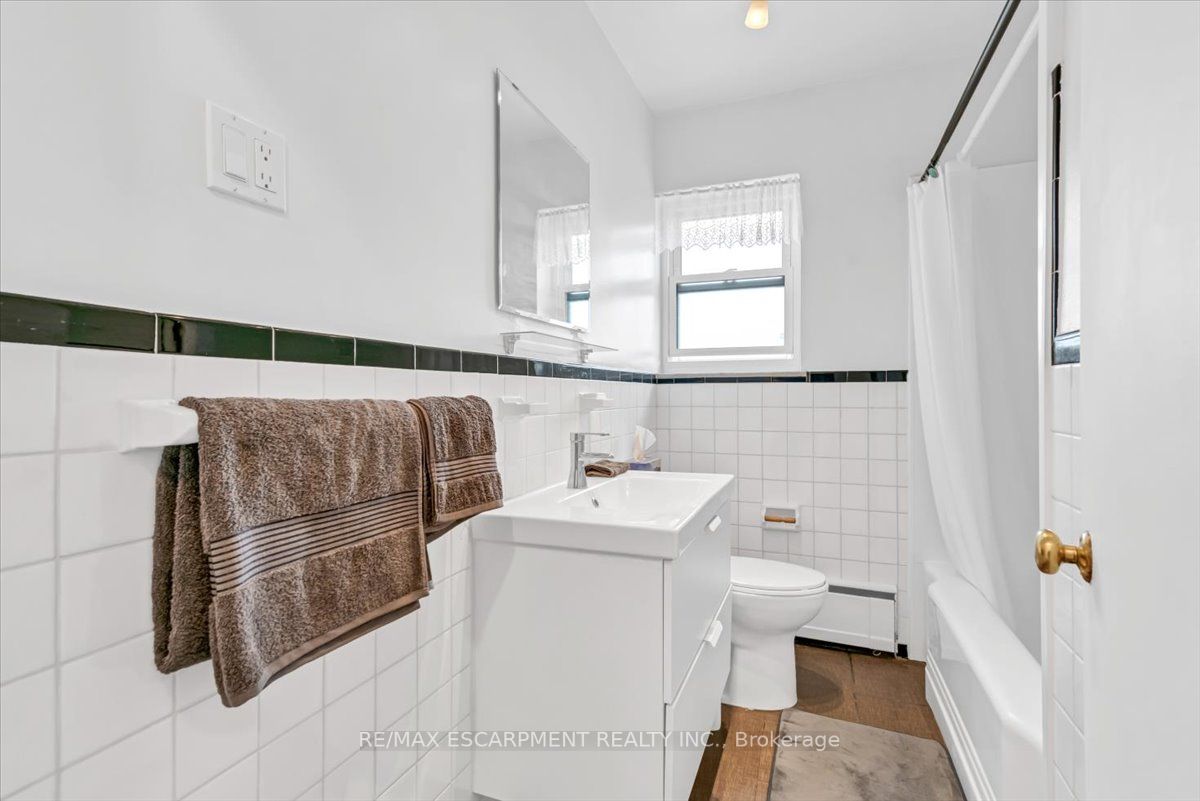824 Brant St, #22