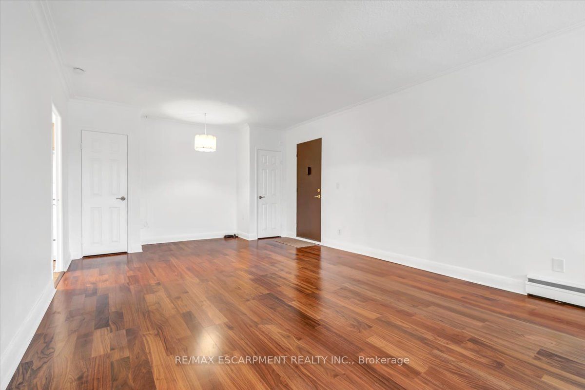 824 Brant St, #22